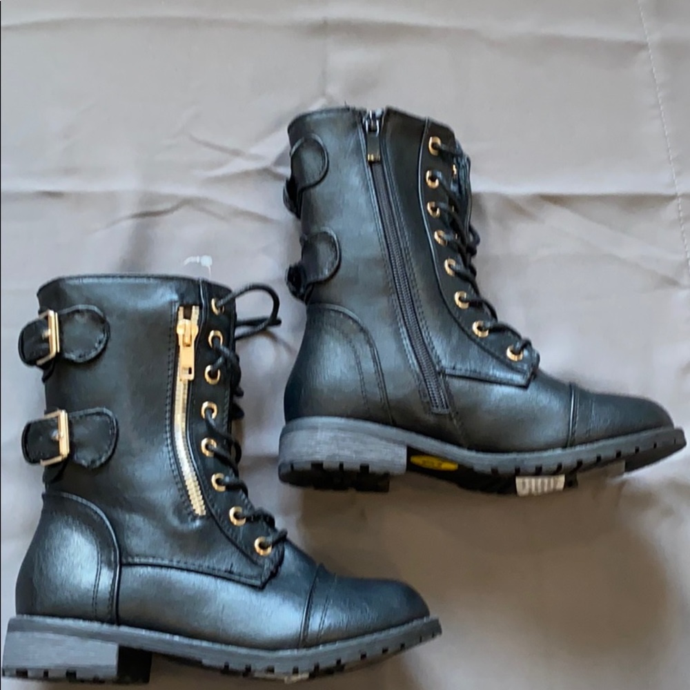 Brand New Link Boots